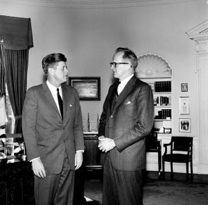 Murat Williams, embajador de Estados Unidos en El Salvador, 1961_1964, nombrado por John Kennedy.